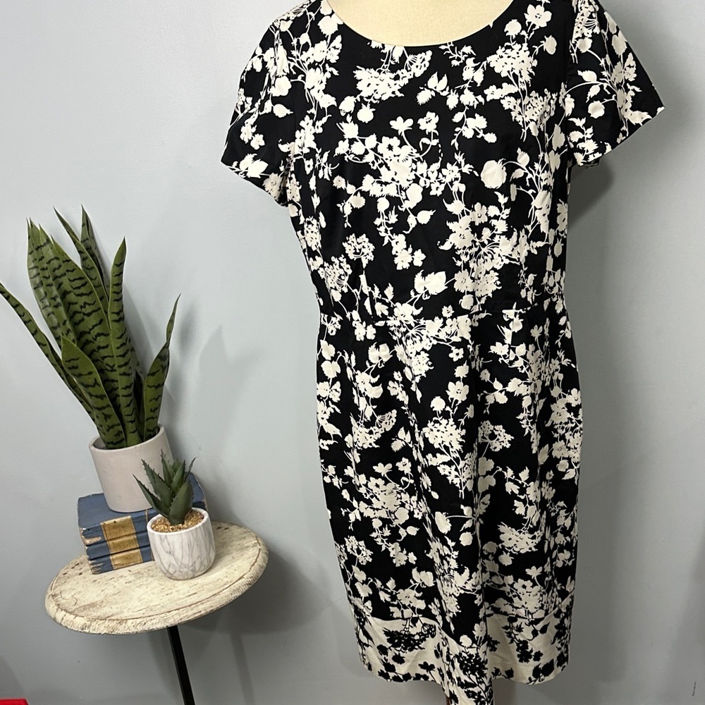 Talbots Floral Bateauneck Sheath Dress Size 16 - Picture 3 of 10
